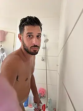 Snapshot of husbandandwifetobe chatting on September 18, 2025, 10:57 pm husbandandwifetobe online show from September 18, 2025, 10:57 pm