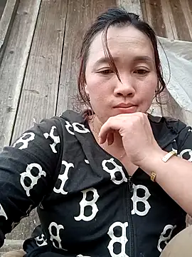 Snapshot of miumiu_00 chatting on November 10, 2025, 5:12 am miumiu 00 online show from November 10, 2025, 5:12 am