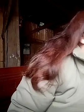 Snapshot of miumiu_00 chatting on December 2, 2025, 12:11 am miumiu 00 online show from December 2, 2025, 12:11 am