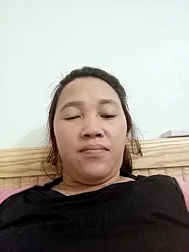 Snapshot of miumiu_00 chatting on November 19, 2025, 5:07 am miumiu 00 online show from November 19, 2025, 5:07 am