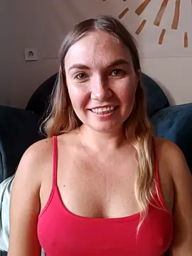 Snapshot of KisaVixen chatting on September 19, 2025, 12:31 pm KisaVixen online show from September 19, 2025, 12:31 pm