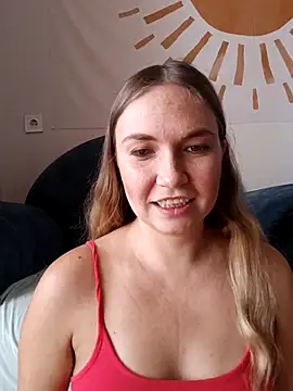 Snapshot of KisaVixen chatting on September 21, 2025, 9:58 am KisaVixen online show from September 21, 2025, 9:58 am