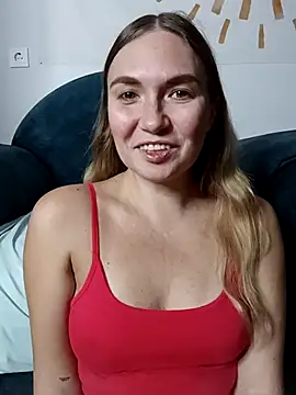 Snapshot of KisaVixen chatting on September 22, 2025, 4:35 pm KisaVixen online show from September 22, 2025, 4:35 pm