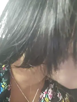 Indian GlowingMiax online show from October 31, 2025, 7:38 am