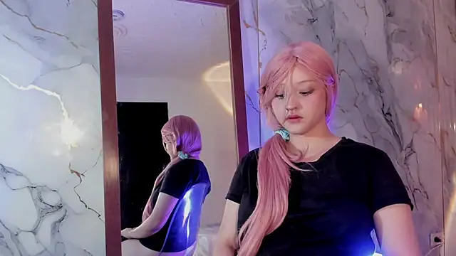 Snapshot of Suxan_White_ chatting on September 14, 2025, 11:54 am Suxan White online show from September 14, 2025, 11:54 am