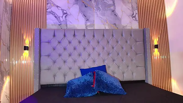 Snapshot of Suxan_White_ chatting on September 25, 2025, 11:27 am Suxan White online show from September 25, 2025, 11:27 am