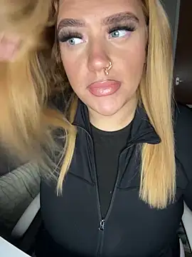 Snapshot of MysteriousMylaX chatting on November 3, 2025, 2:31 pm MysteriousMylaX online show from November 3, 2025, 2:31 pm