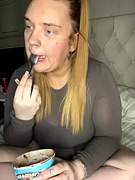 Snapshot of MysteriousMylaX chatting on November 24, 2025, 7:36 pm MysteriousMylaX online show from November 24, 2025, 7:36 pm