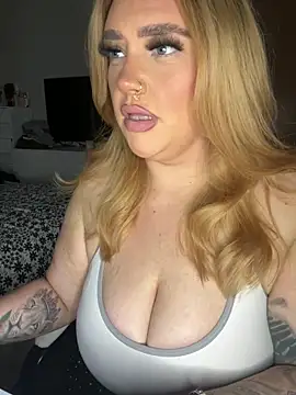 Snapshot of MysteriousMylaX chatting on October 28, 2025, 4:50 pm MysteriousMylaX online show from October 28, 2025, 4:50 pm