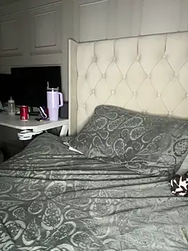 Snapshot of MysteriousMylaX chatting on December 16, 2025, 8:02 pm MysteriousMylaX online show from December 16, 2025, 8:02 pm