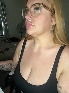 Snapshot of MysteriousMylaX chatting on October 7, 2025, 4:08 pm MysteriousMylaX online show from October 7, 2025, 4:08 pm