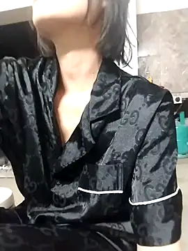 linda bae00 online show from November 25, 2025, 11:54 am