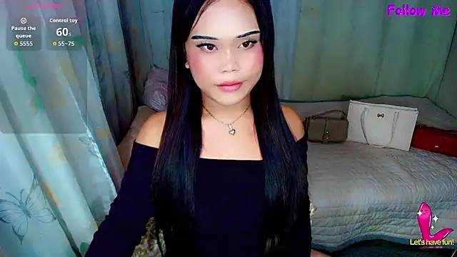 Snapshot of Cassandra_Luxx chatting on June 19, 2026, 7:30 pm Cassandra Luxx online show from June 19, 2026, 7:30 pm