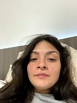 Danielaeliana online show from September 28, 2025, 5:03 am