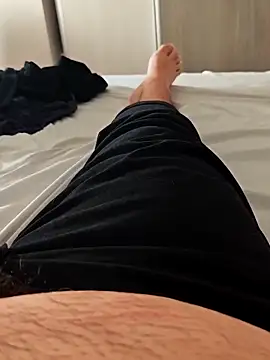 Snapshot of t-dog26 chatting on October 29, 2025, 2:05 pm t-dog26 online show from October 29, 2025, 2:05 pm