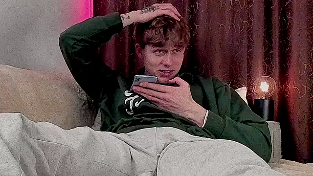 TalkingHead 0  online show from April 14, 2026, 7:52 pm