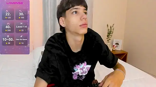 Snapshot of oblivion_deku chatting on December 21, 2025, 1:24 pm oblivion deku online show from December 21, 2025, 1:24 pm