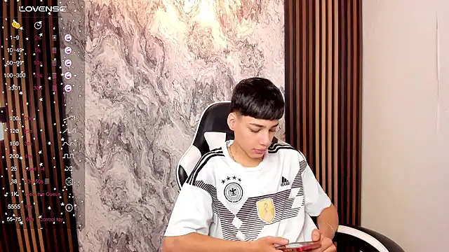 Snapshot of oblivion_deku chatting on January 6, 2026, 1:48 pm oblivion deku online show from January 6, 2026, 1:48 pm