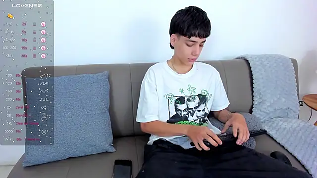 Snapshot of oblivion_deku chatting on December 14, 2025, 1:17 pm oblivion deku online show from December 14, 2025, 1:17 pm