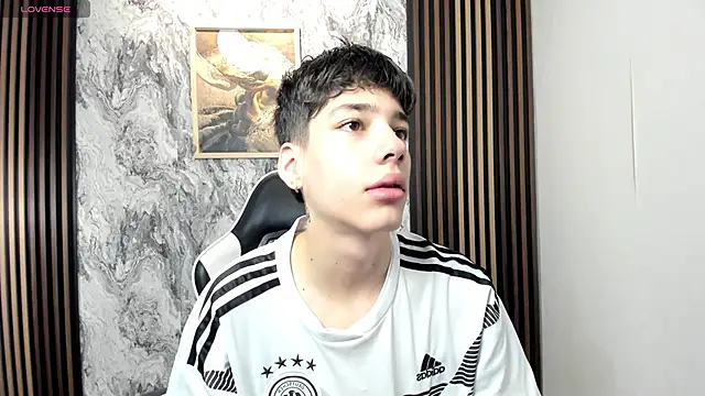 Snapshot of oblivion_deku chatting on September 14, 2025, 1:33 pm oblivion deku online show from September 14, 2025, 1:33 pm