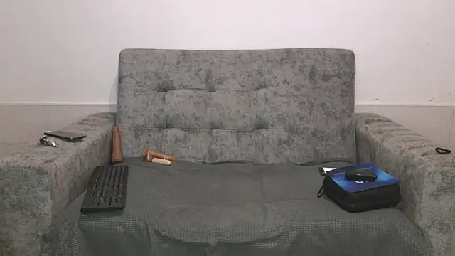 adahira08 online show from April 26, 2026, 2:09 am