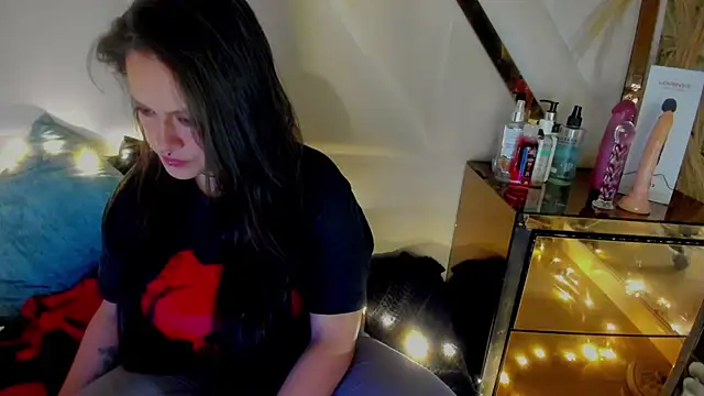 Snapshot of Morana__Hot chatting on November 16, 2025, 4:50 am Morana Hot online show from November 16, 2025, 4:50 am