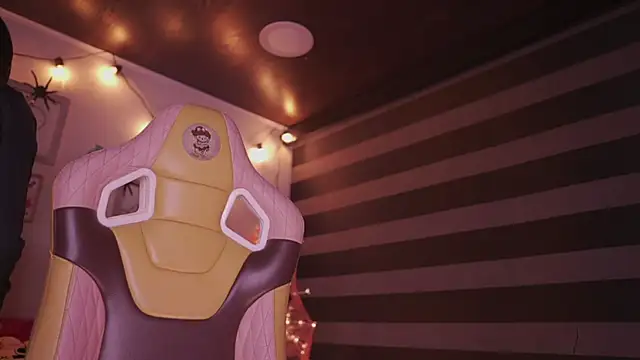 Lana Dreams  online show from October 29, 2025, 11:25 pm