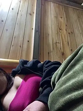 phungtiti online show from March 8, 2026, 2:04 am