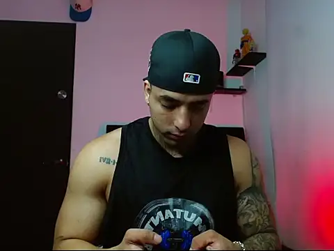 ragnar phoenix online show from November 25, 2025, 8:31 pm