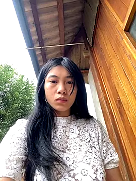 Snapshot of EmLy02 chatting on November 14, 2025, 1:31 am EmLy02 online show from November 14, 2025, 1:31 am