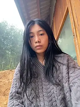 Snapshot of EmLy02 chatting on November 3, 2025, 12:05 am EmLy02 online show from November 3, 2025, 12:05 am