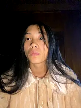 Snapshot of EmLy02 chatting on November 11, 2025, 12:44 pm EmLy02 online show from November 11, 2025, 12:44 pm