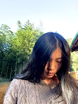 Snapshot of EmLy02 chatting on November 29, 2025, 12:22 am EmLy02 online show from November 29, 2025, 12:22 am