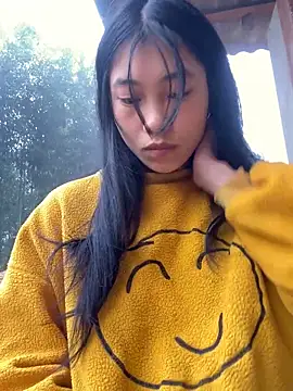 Snapshot of EmLy02 chatting on November 12, 2025, 12:48 am EmLy02 online show from November 12, 2025, 12:48 am