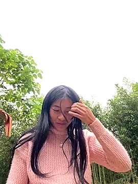 Snapshot of EmLy02 chatting on November 21, 2025, 1:37 am EmLy02 online show from November 21, 2025, 1:37 am