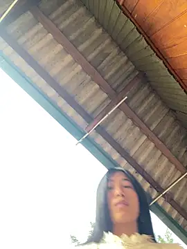 Snapshot of EmLy02 chatting on December 21, 2025, 12:35 am EmLy02 online show from December 21, 2025, 12:35 am