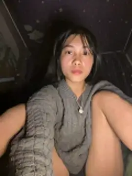 Snapshot of EmLy02 chatting on February 18, 2026, 11:17 am EmLy02 online show from February 18, 2026, 11:17 am