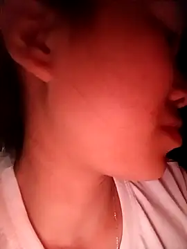 Snapshot of fanchunn chatting on December 5, 2025, 12:59 pm fanchunn online show from December 5, 2025, 12:59 pm