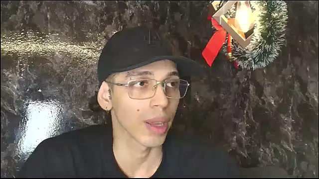 Snapshot of nicolai_drake chatting on December 3, 2025, 4:35 am nicolai drake online show from December 3, 2025, 4:35 am