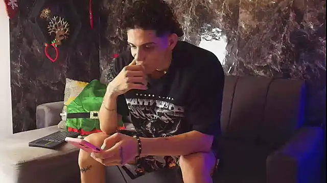 Snapshot of nicolai_drake chatting on November 23, 2025, 7:46 pm nicolai drake online show from November 23, 2025, 7:46 pm