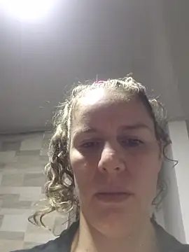 Nina vallon online show from November 26, 2025, 10:26 am