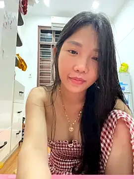 Miumieu online show from November 9, 2025, 12:42 pm