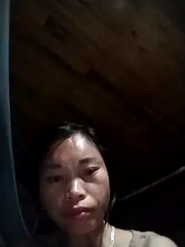   Ngoc20   online show from November 6, 2025, 6:28 am