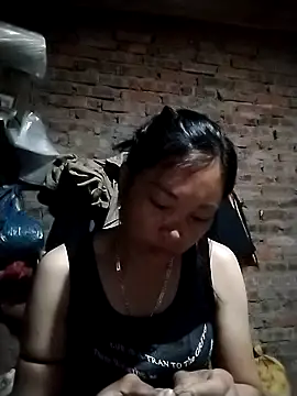   Ngoc20   online show from December 4, 2025, 6:01 am