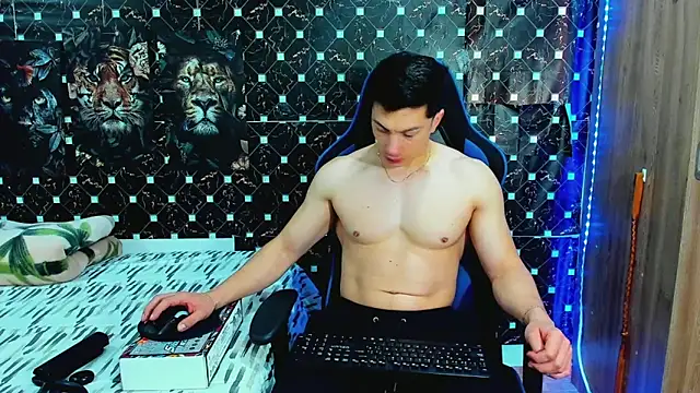 javiersexymann online show from June 9, 2026, 7:04 pm