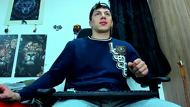 Snapshot of javiersexymann chatting on February 26, 2025, 5:13 am javiersexymann online show from February 26, 2025, 5:13 am