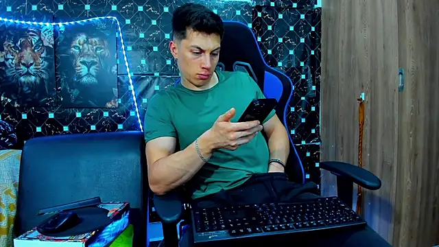 Snapshot of javiersexymann chatting on September 23, 2025, 11:45 pm javiersexymann online show from September 23, 2025, 11:45 pm