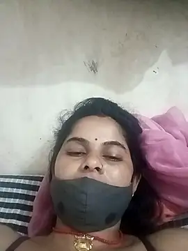 Snapshot of JULEE-740 chatting on October 9, 2025, 6:30 pm JULEE-740 online show from October 9, 2025, 6:30 pm