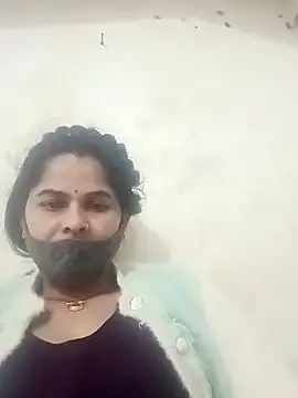 Snapshot of JULEE-740 chatting on November 29, 2025, 3:12 pm JULEE-740 online show from November 29, 2025, 3:12 pm