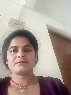 Snapshot of JULEE-740 chatting on November 18, 2025, 9:45 am JULEE-740 online show from November 18, 2025, 9:45 am